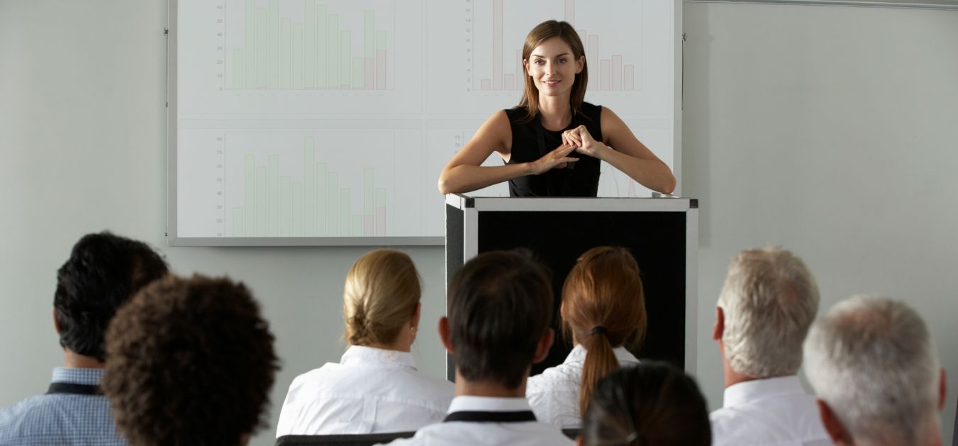 Hablar en público con maestría: clave del liderazgo